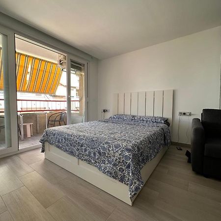 Studio Monserrate H Torrevieja Buitenkant foto